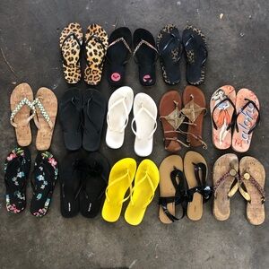 13 Pairs of Flip Flops Lot Sandals Bundle Women’s size 9
